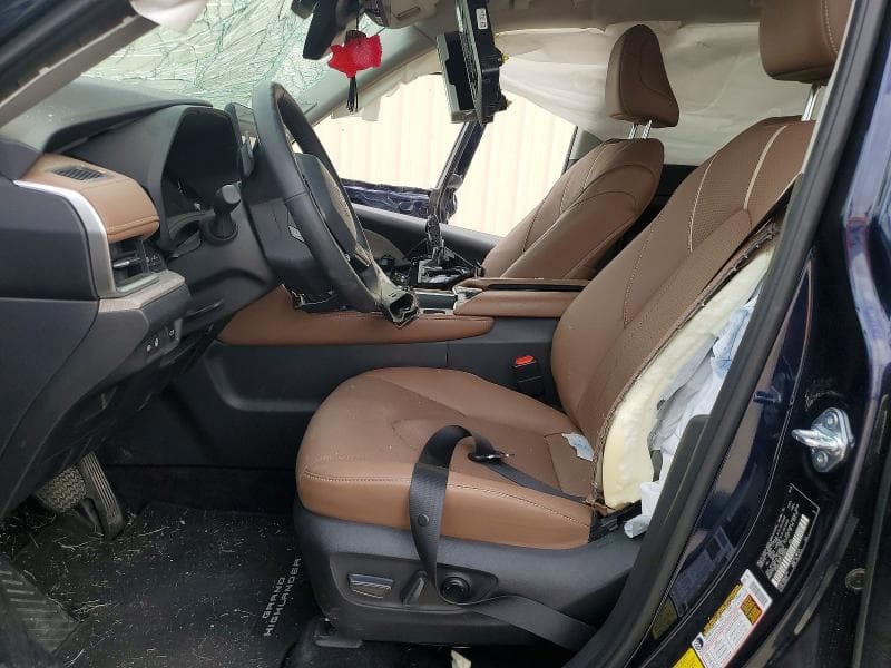 2026 TOYOTA GRAND HIGHLANDER PLATINUM PLATINUM 7