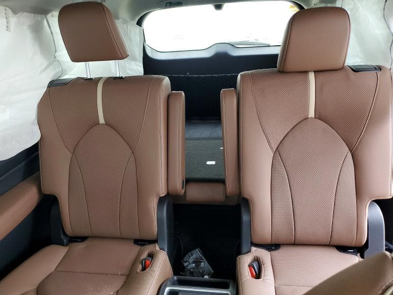 2026 TOYOTA GRAND HIGHLANDER PLATINUM PLATINUM 10