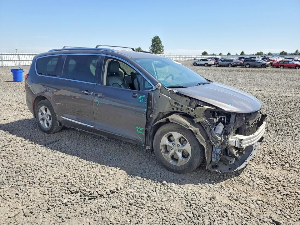 2017 CHRYSLER PACIFICA TOURING L PLUS 4