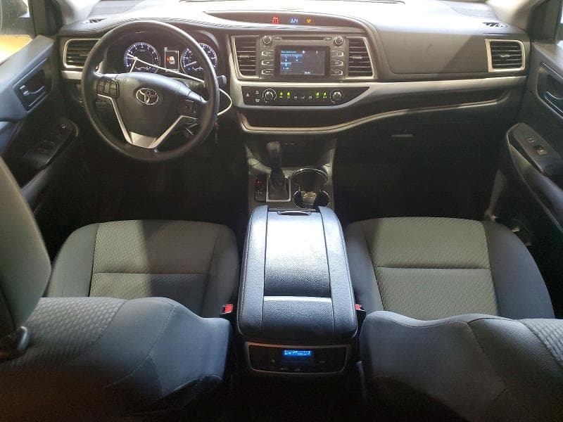 2019 TOYOTA HIGHLANDER LE LE 8