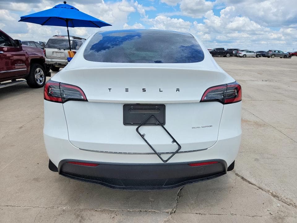 2023 TESLA MODEL Y 6