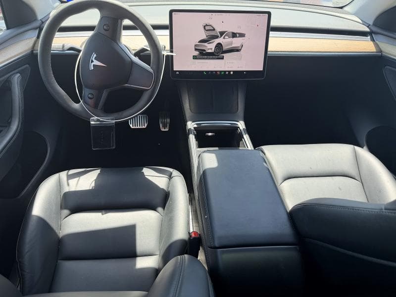 2023 TESLA MODEL Y 8