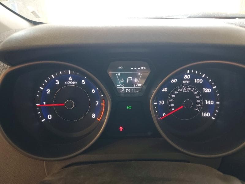2016 HYUNDAI ELANTRA SE 9