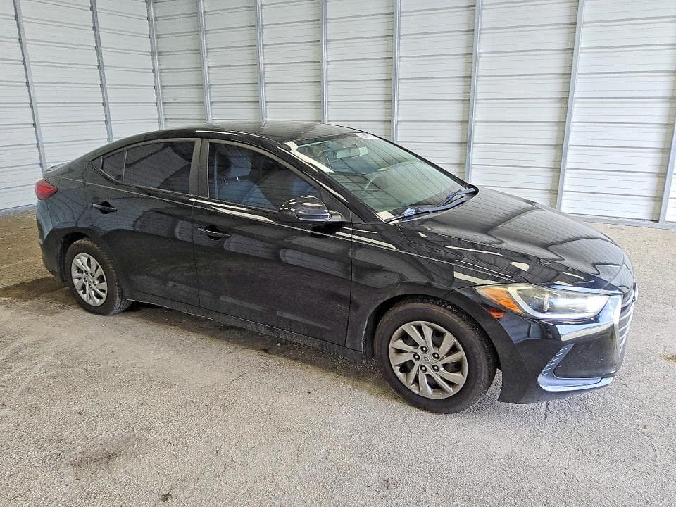 2017 HYUNDAI ELANTRA SE 4