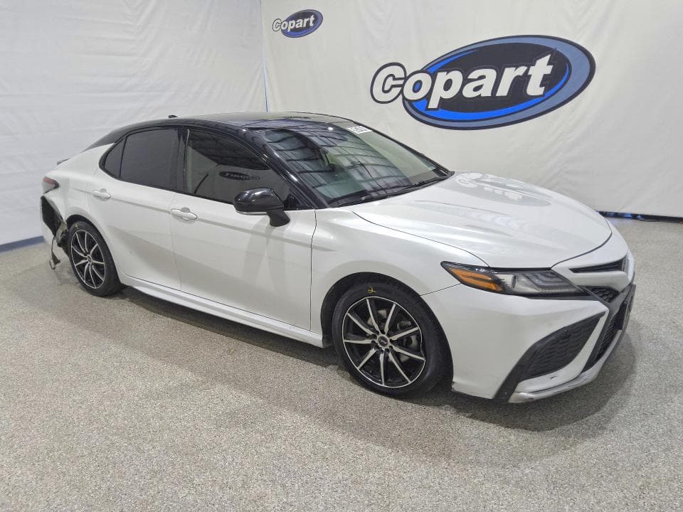 2023 TOYOTA CAMRY XSE 4