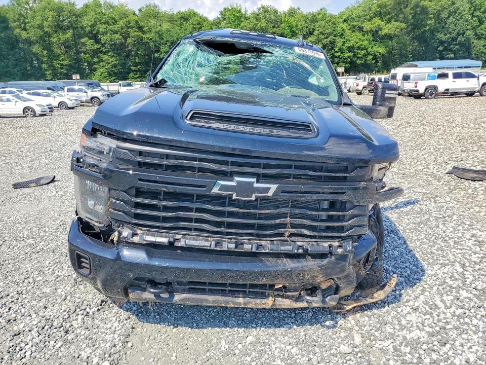2025 CHEVROLET SILVERADO K2500 CUSTOM 5