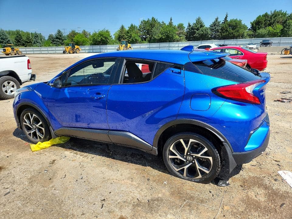 2022 TOYOTA C-HR XLE XLE 2