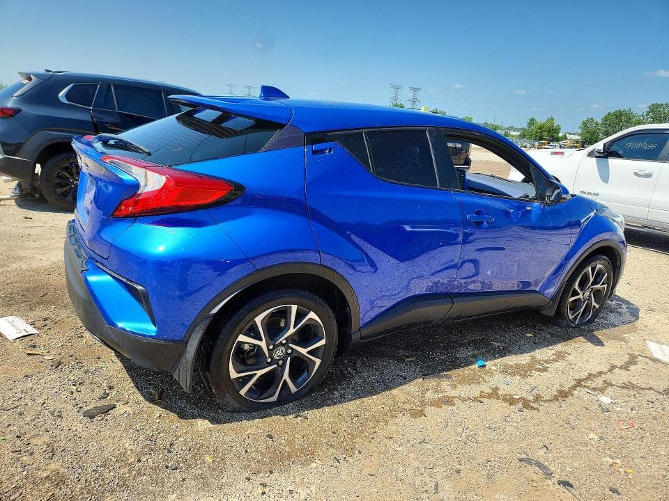 2022 TOYOTA C-HR XLE XLE 3