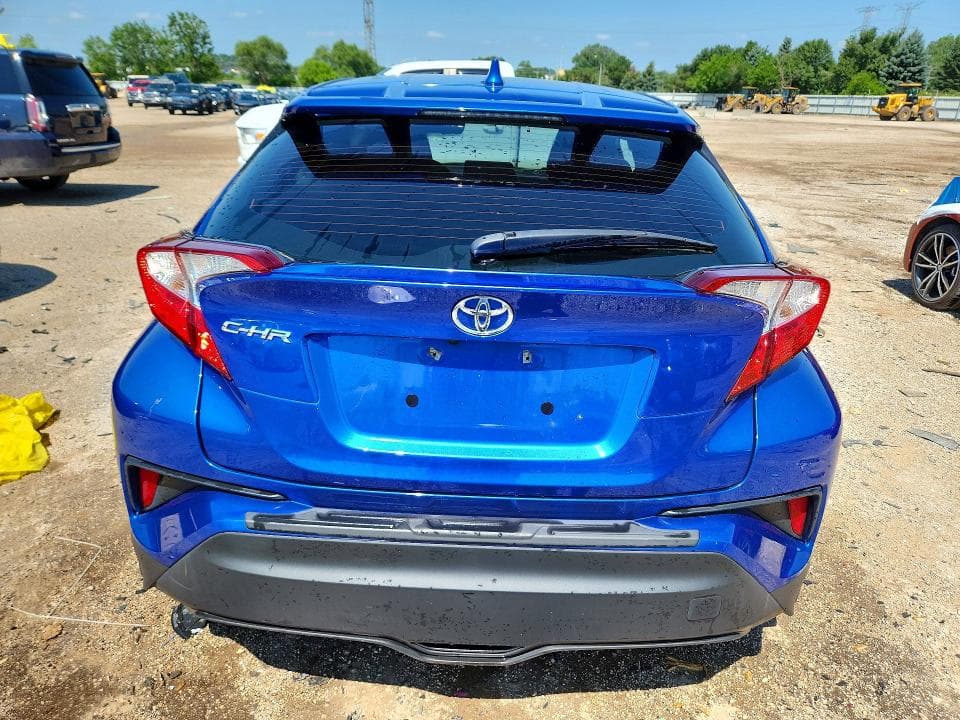 2022 TOYOTA C-HR XLE XLE 6