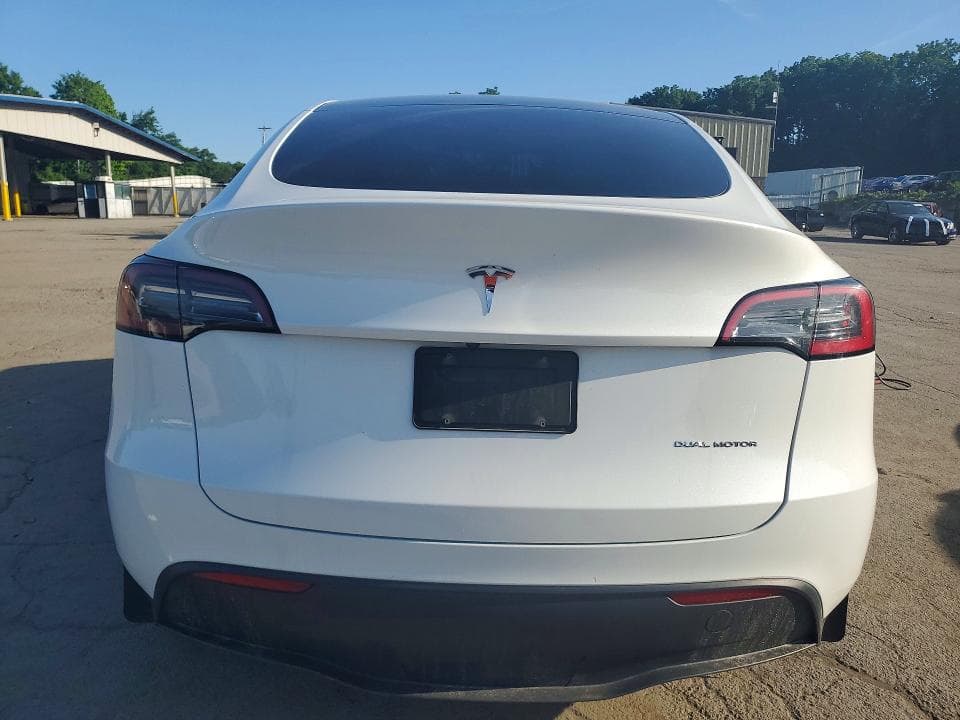 2023 TESLA MODEL Y 6