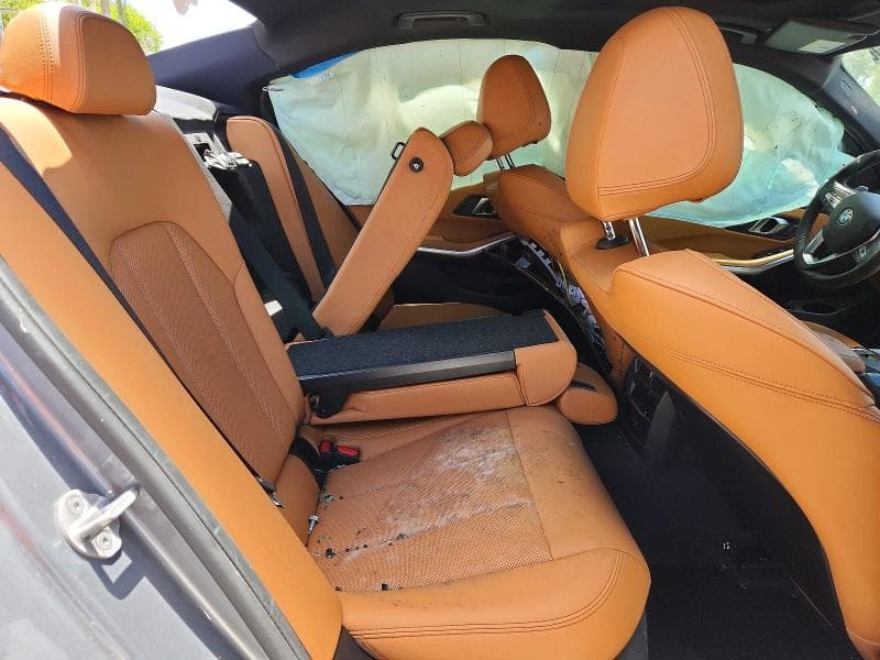 2024 BMW 330I 10