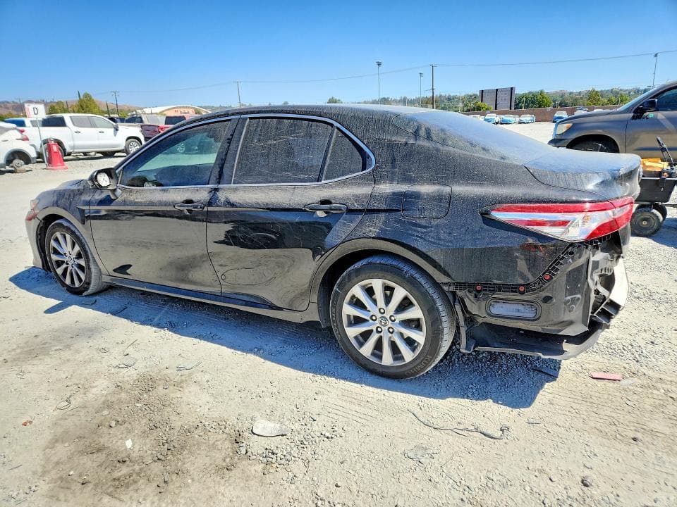 2018 TOYOTA CAMRY LE 2