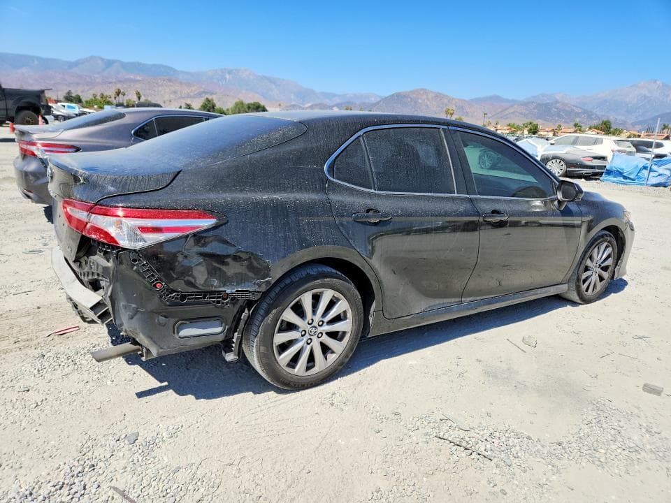 2018 TOYOTA CAMRY LE 3