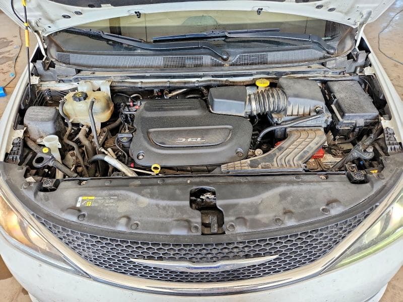 2018 CHRYSLER PACIFICA LIMITED 12