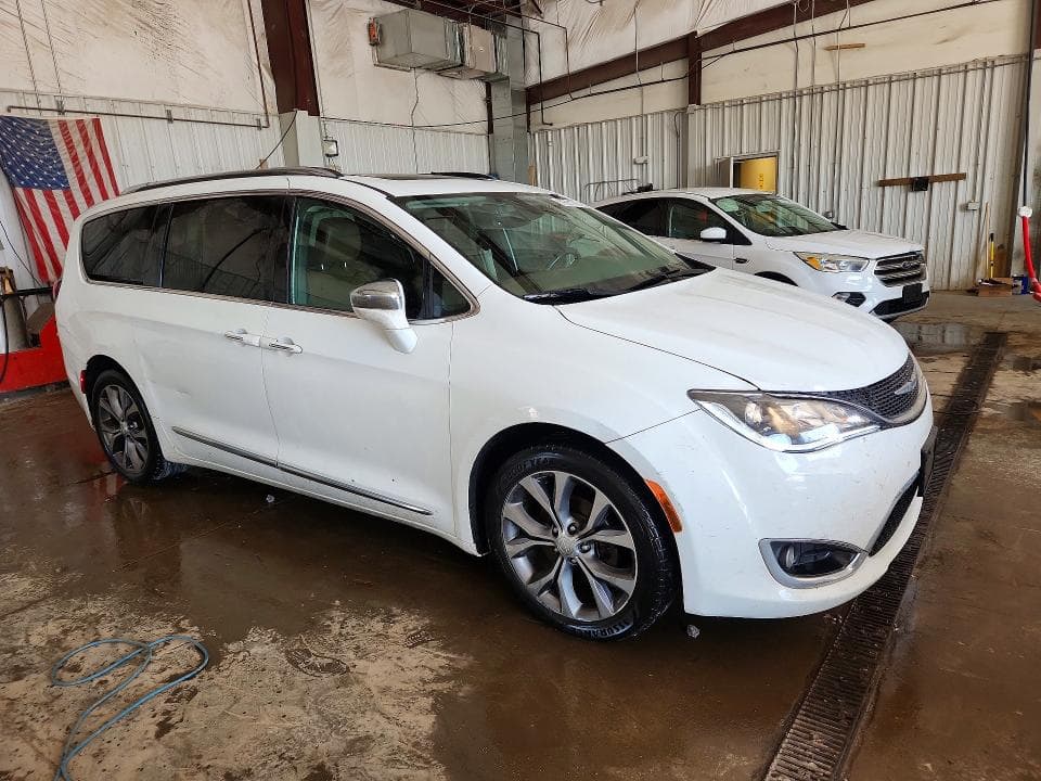 2018 CHRYSLER PACIFICA LIMITED 4