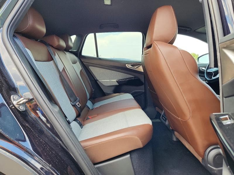 2023 VOLKSWAGEN ID.4 PRO 11