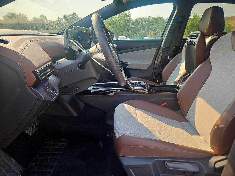 2023 VOLKSWAGEN ID.4 PRO 7