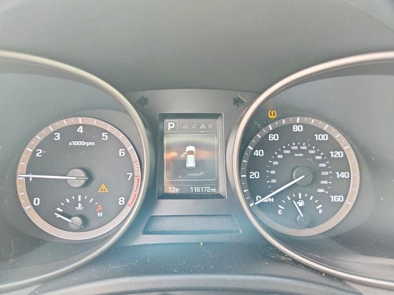 2017 HYUNDAI SANTA FE SE SE 9