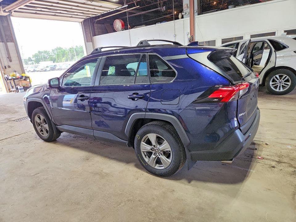 2024 TOYOTA RAV4 XLE 2