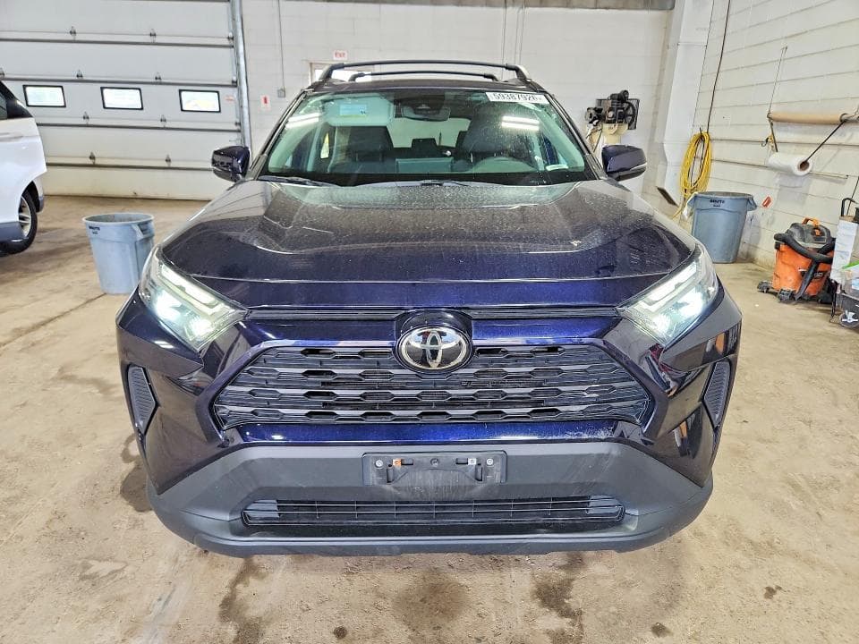 2024 TOYOTA RAV4 XLE 5