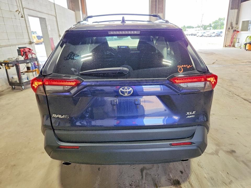 2024 TOYOTA RAV4 XLE 6
