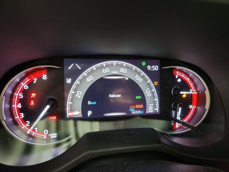 2024 TOYOTA RAV4 XLE 9
