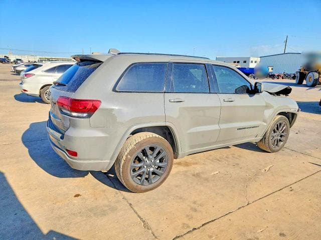 2021 JEEP GRAND CHEROKEE LAREDO 3