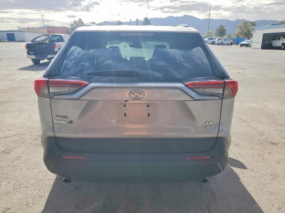 2020 TOYOTA RAV4 LE 6