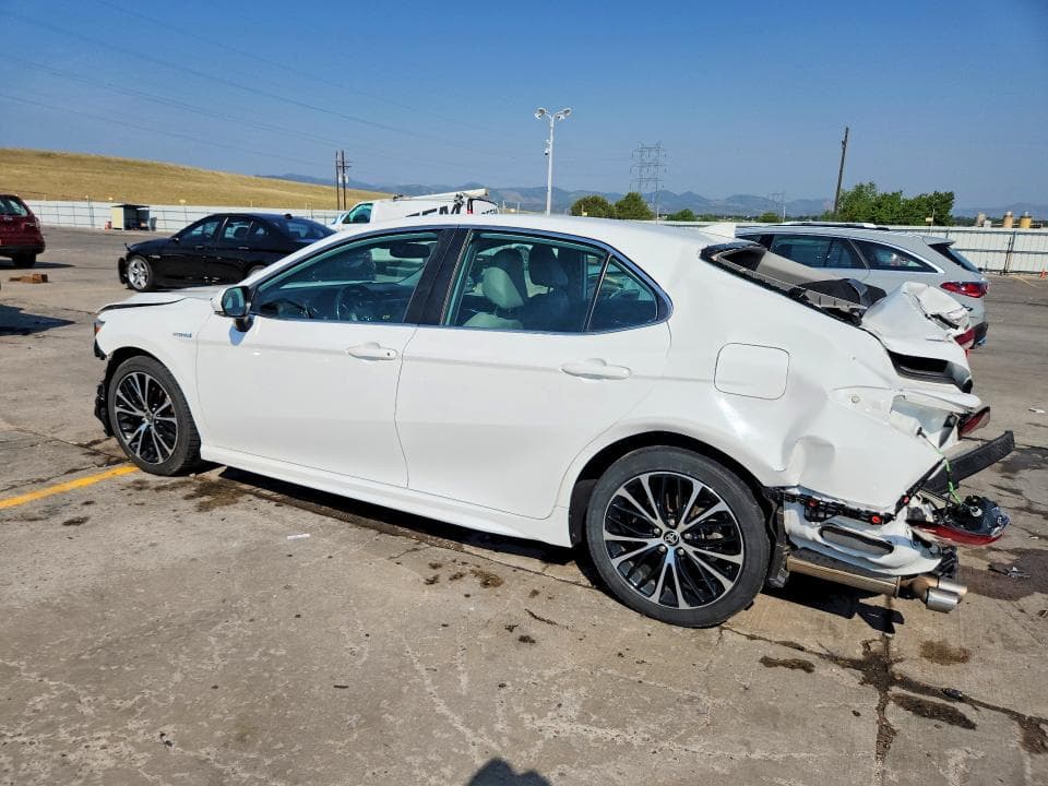 2020 TOYOTA CAMRY SE 2