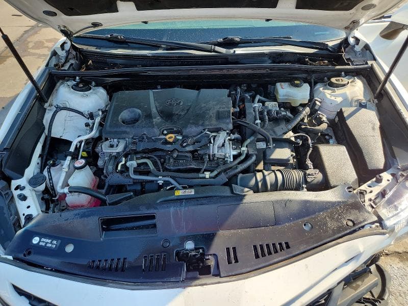 2020 TOYOTA CAMRY SE 11