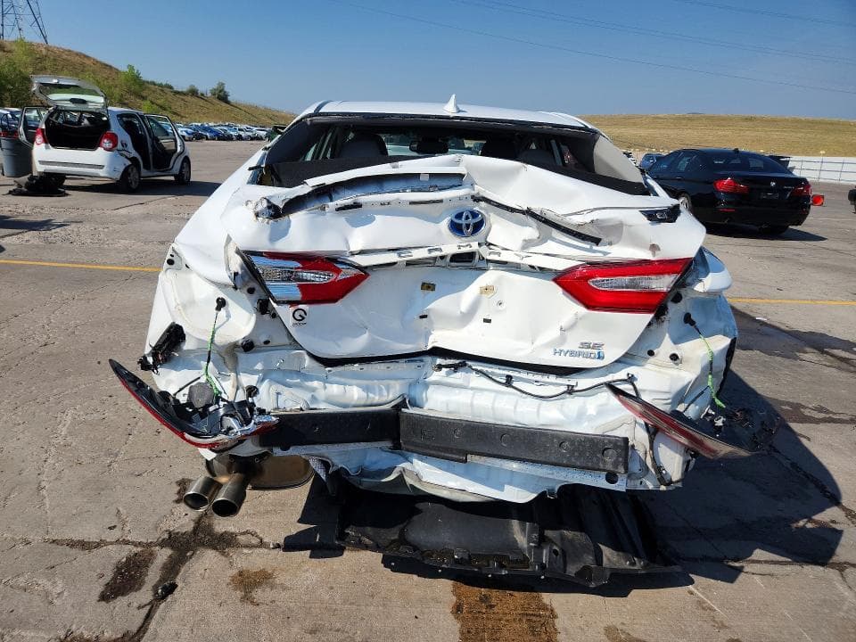 2020 TOYOTA CAMRY SE 6