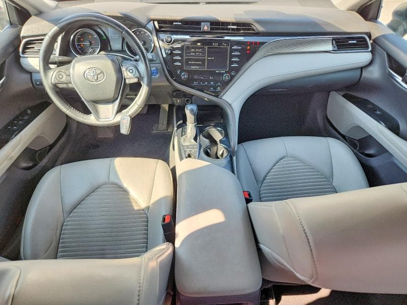 2020 TOYOTA CAMRY SE 8
