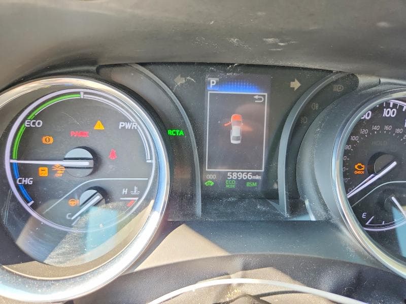 2020 TOYOTA CAMRY SE 9