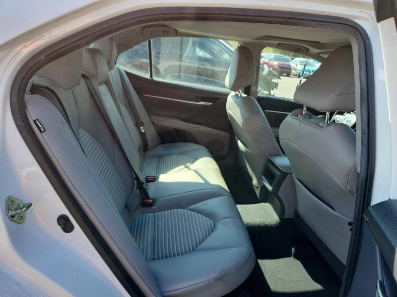 2020 TOYOTA CAMRY SE 10