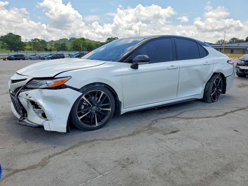 2020 TOYOTA CAMRY XSE - 1