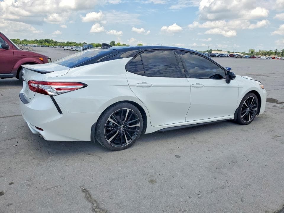 2020 TOYOTA CAMRY XSE 3