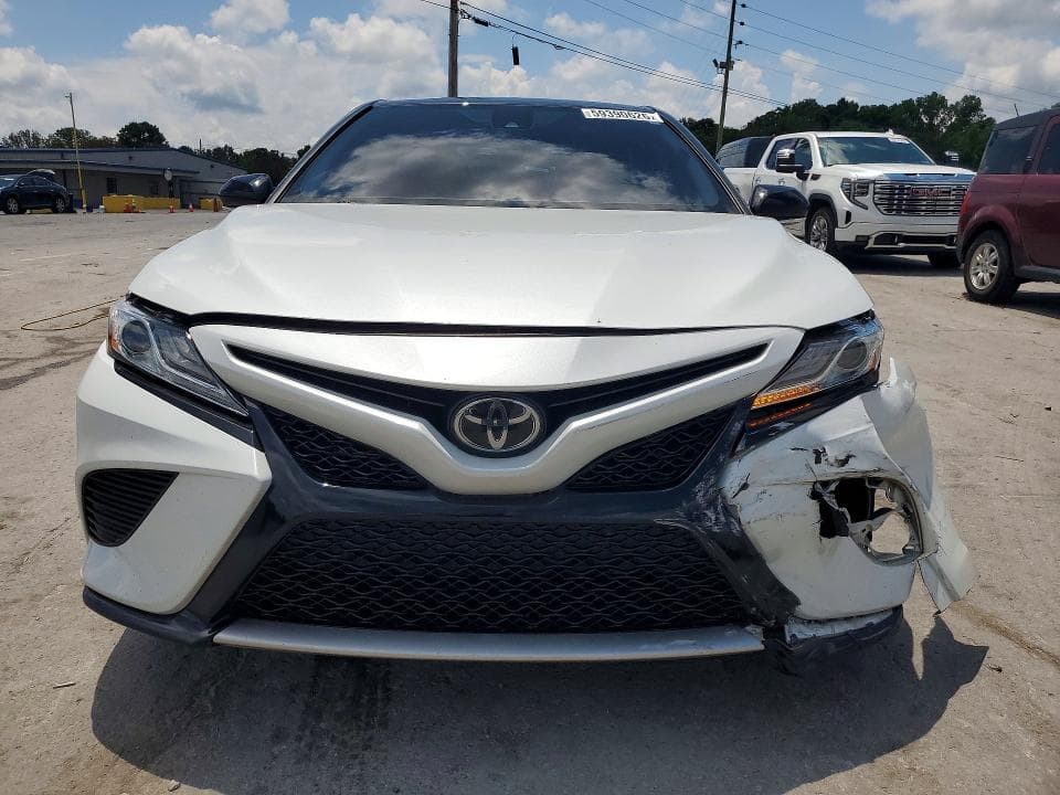 2020 TOYOTA CAMRY XSE 5