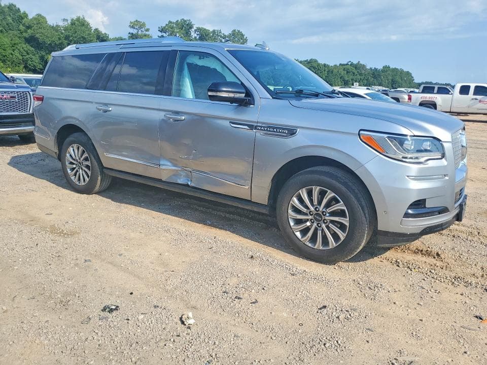 2022 LINCOLN NAVIGATOR L 4