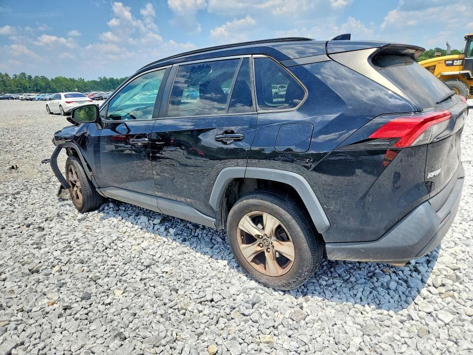 2021 TOYOTA RAV4 XLE 2
