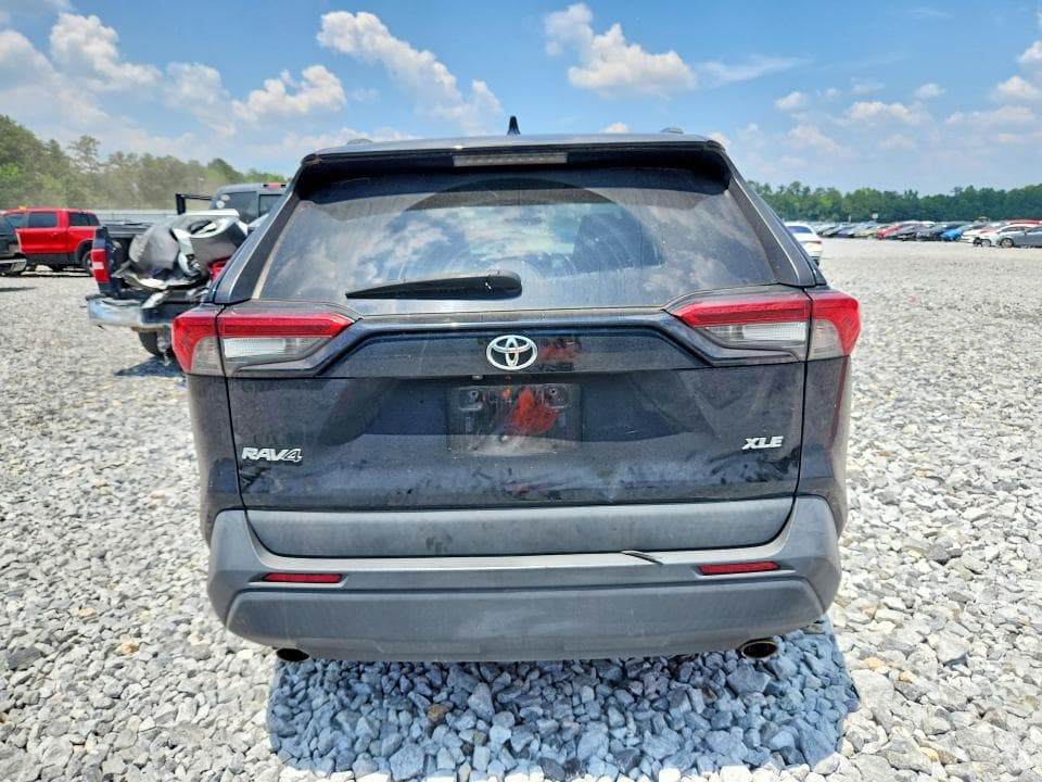 2021 TOYOTA RAV4 XLE 6