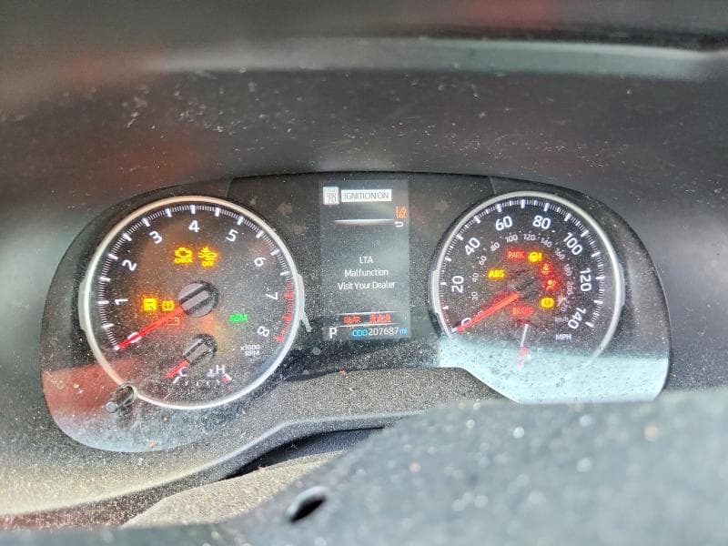 2021 TOYOTA RAV4 XLE 9