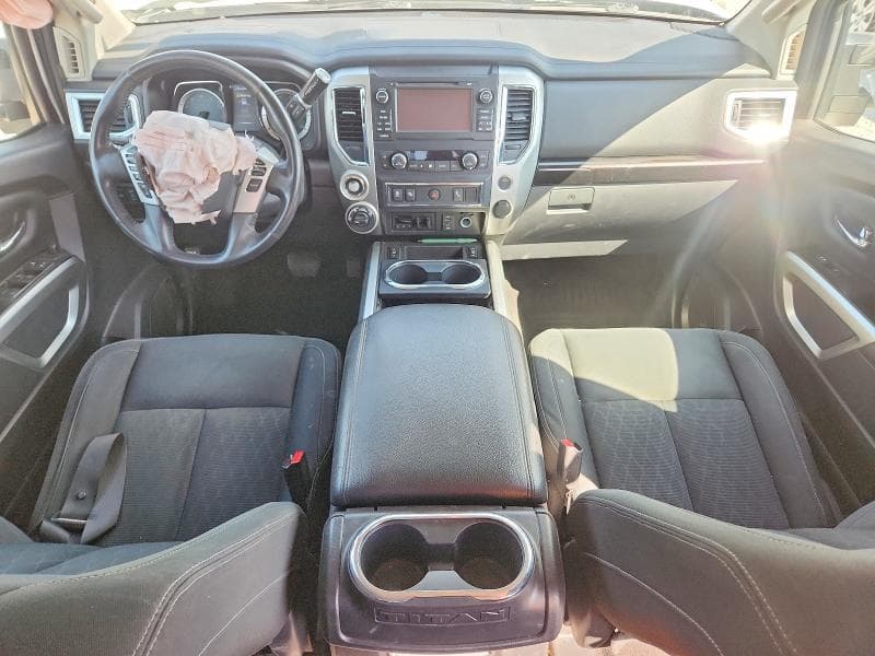 2017 NISSAN TITAN SV SV 8