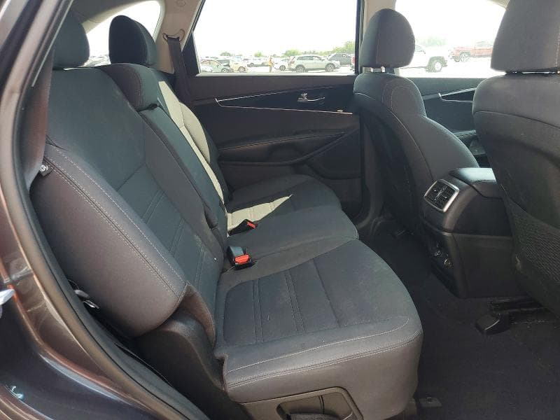 2019 KIA SORENTO LX V6 11