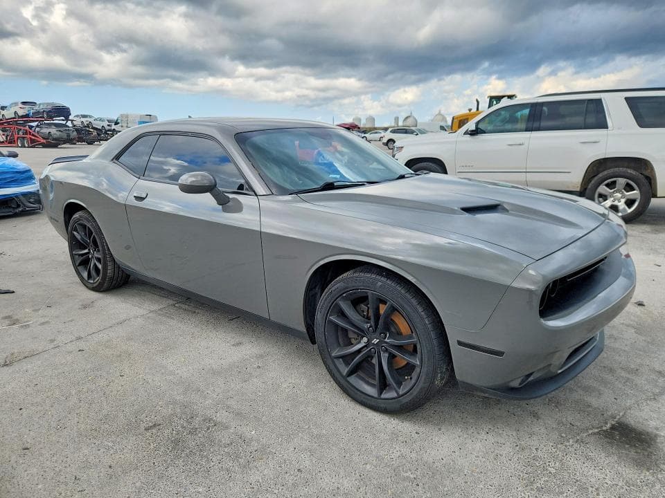 2018 DODGE CHALLENGER SXT 4