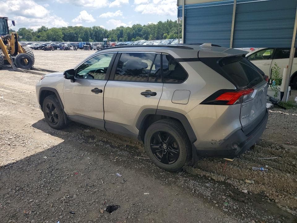 2020 TOYOTA RAV4 XLE 2