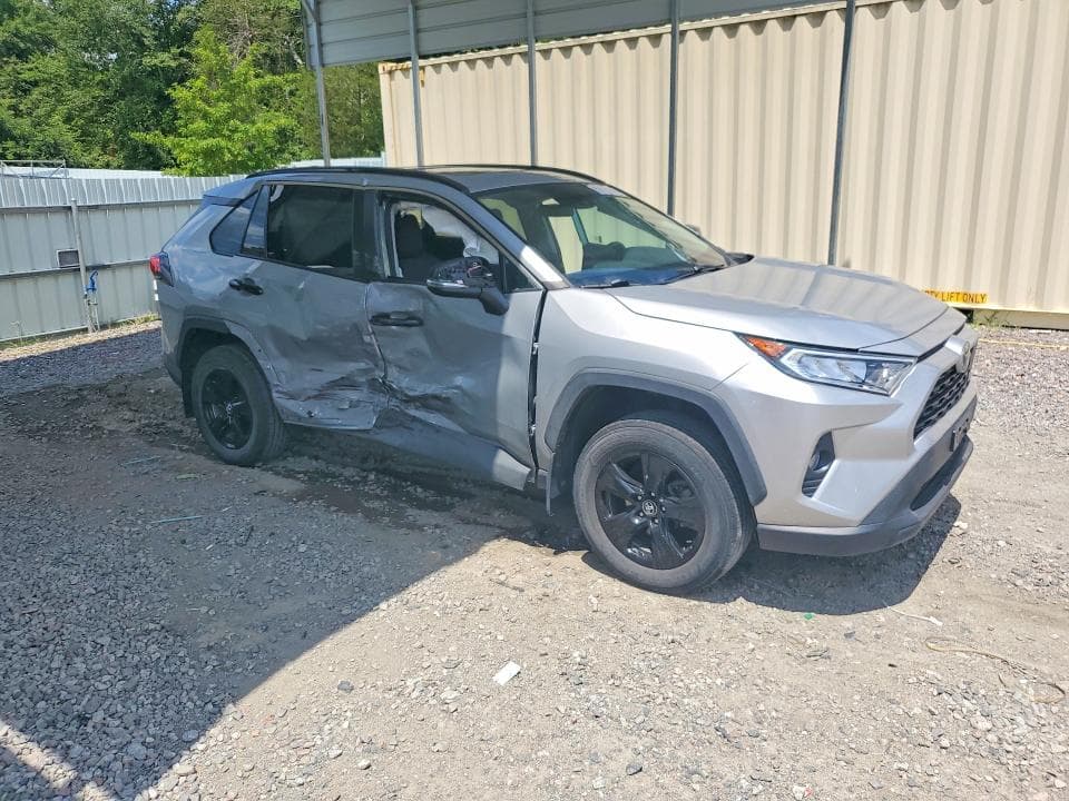 2020 TOYOTA RAV4 XLE 4