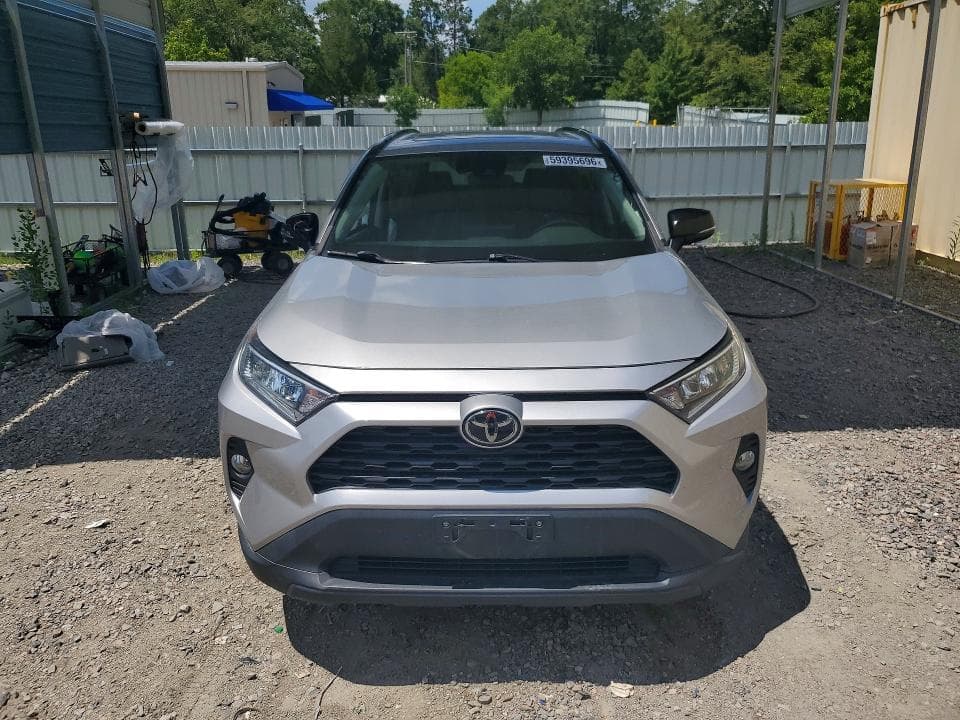 2020 TOYOTA RAV4 XLE 5