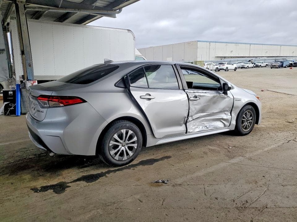 2021 TOYOTA COROLLA LE 3