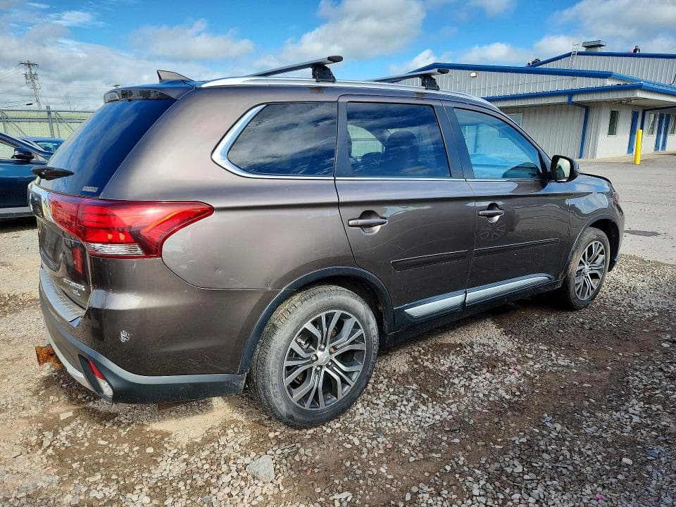 2017 MITSUBISHI OUTLANDER SE 3