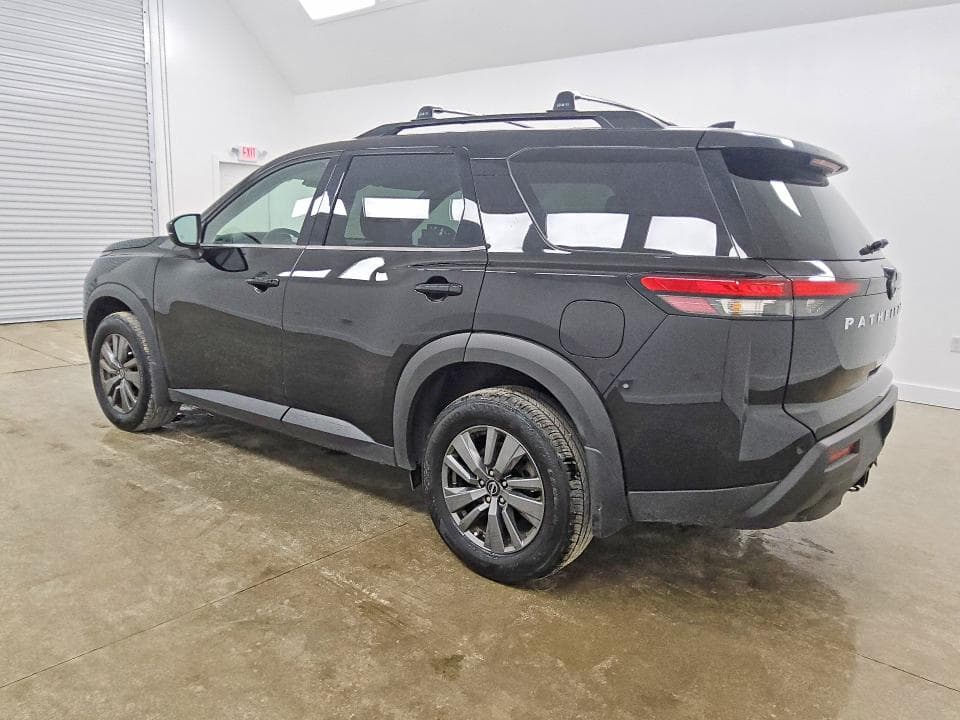 2025 NISSAN PATHFINDER SV 2